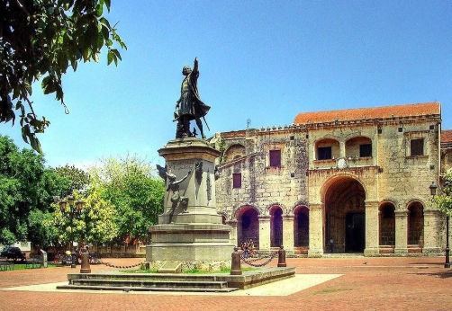 transporte de las americas a la zona colonial