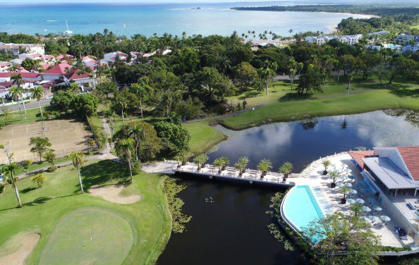 Transporte del Aeropuerto de Punta Cana a VH Atmosphere Adults Only Resort