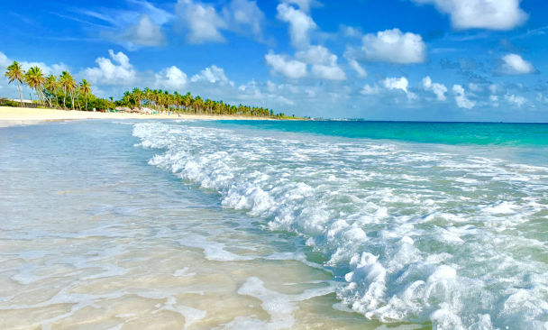 Vista general de una propiedad o entorno turístico destacado en Punta Cana, enfocado en brindar una experiencia de comodidad y relajación para los huéspedes.