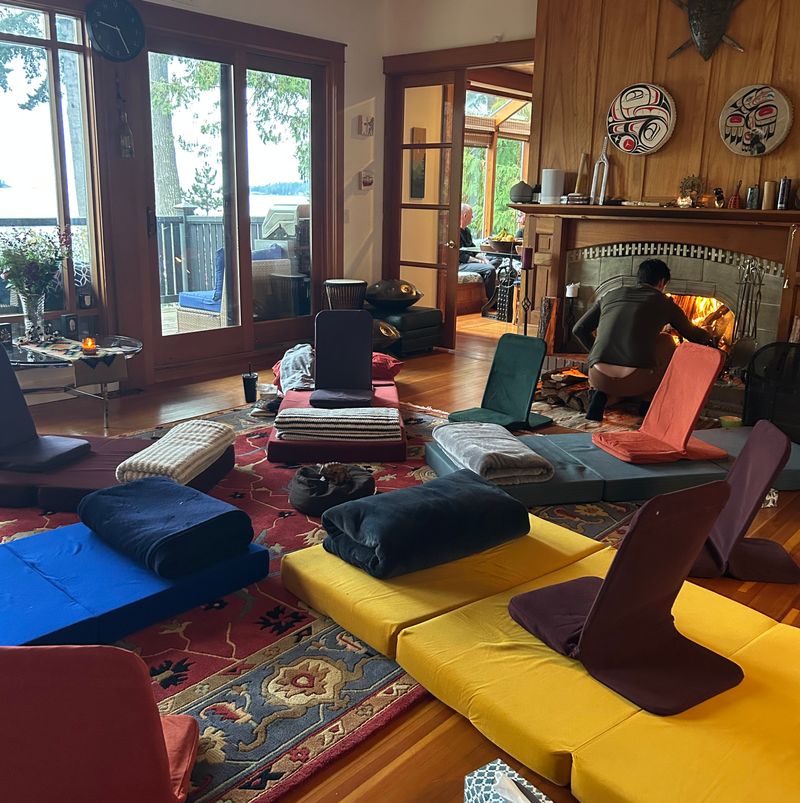 Self Contact Retreat background image