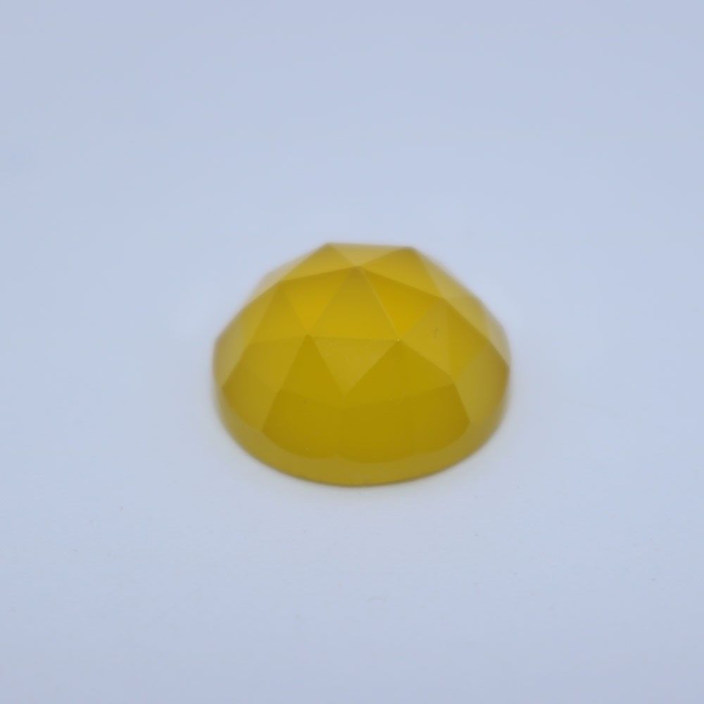 Dyed Chalcedony Round Faceted Cab