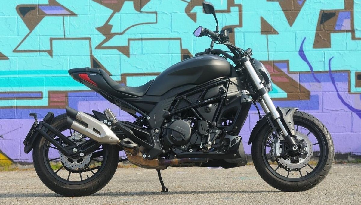 Benelli 502C bike