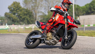 Ducati Hypermotard 698 Mono: दमदार परफॉर्मेंस और स्टाइल का नया सुपरस्टार