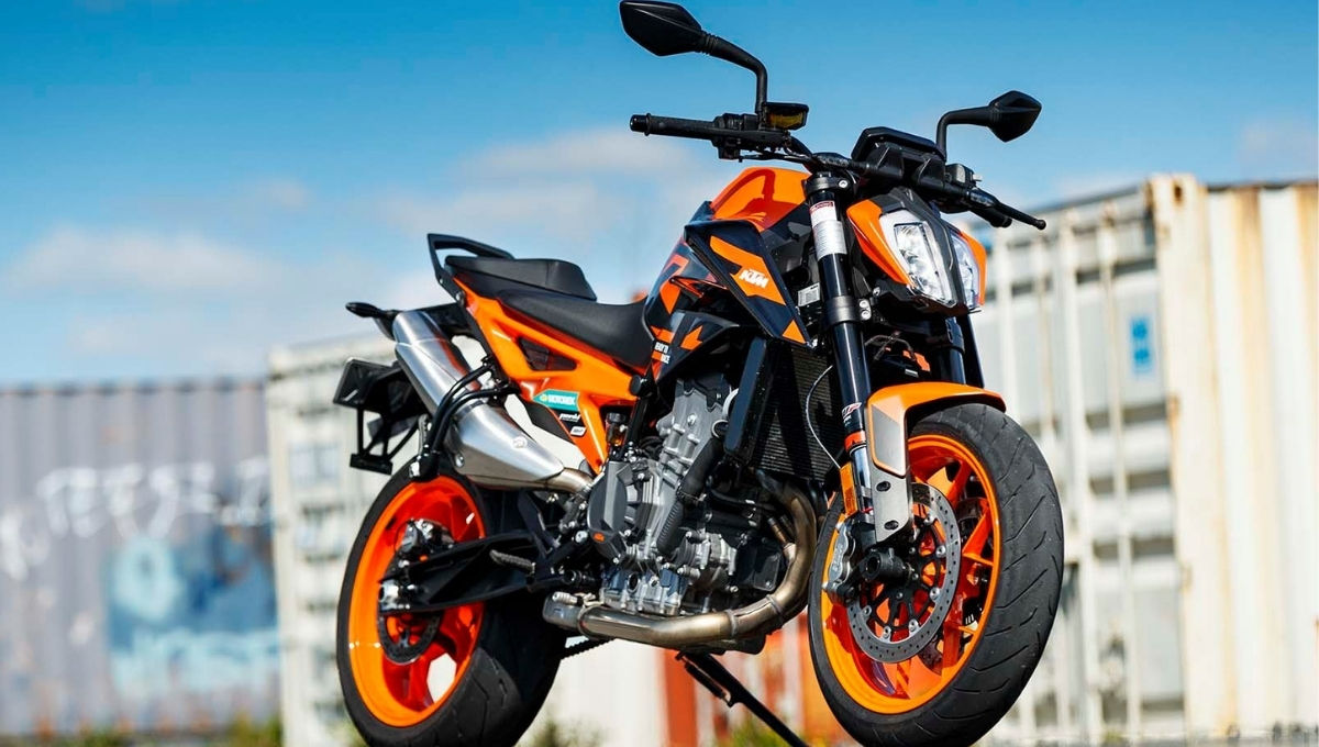 KTM 890 Duke R