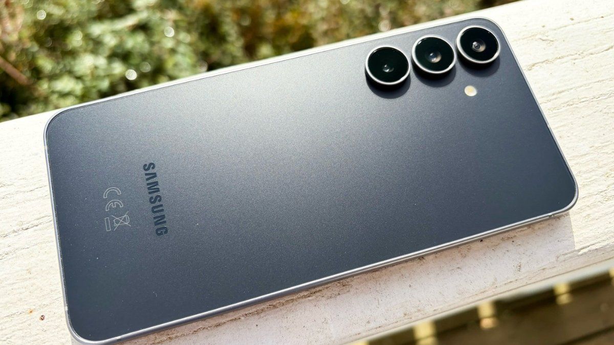 Samsung Galaxy S26 FE Body Image1