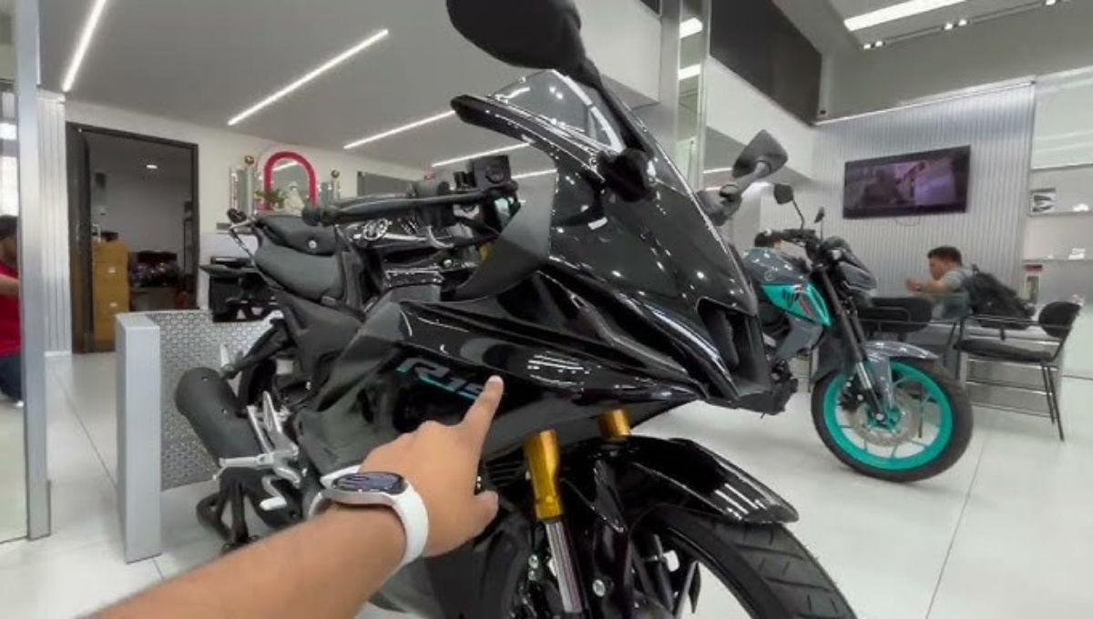 Yamaha R15 V4