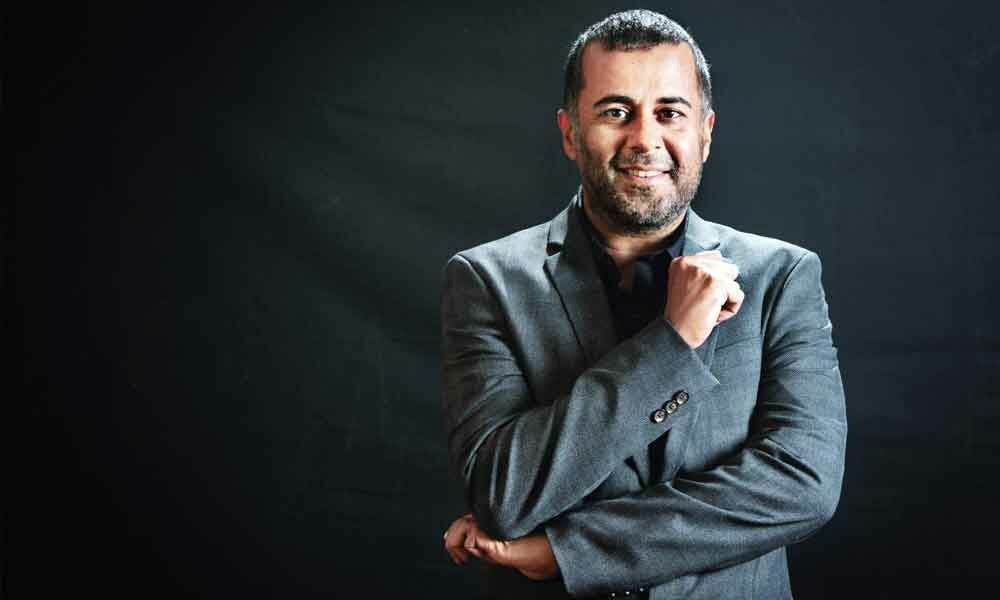 chetan-bhagat.jpg