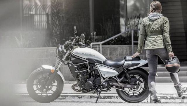Kawasaki Eliminator: दमदार 451cc क्रूजर का शाही सफर अनुभव 