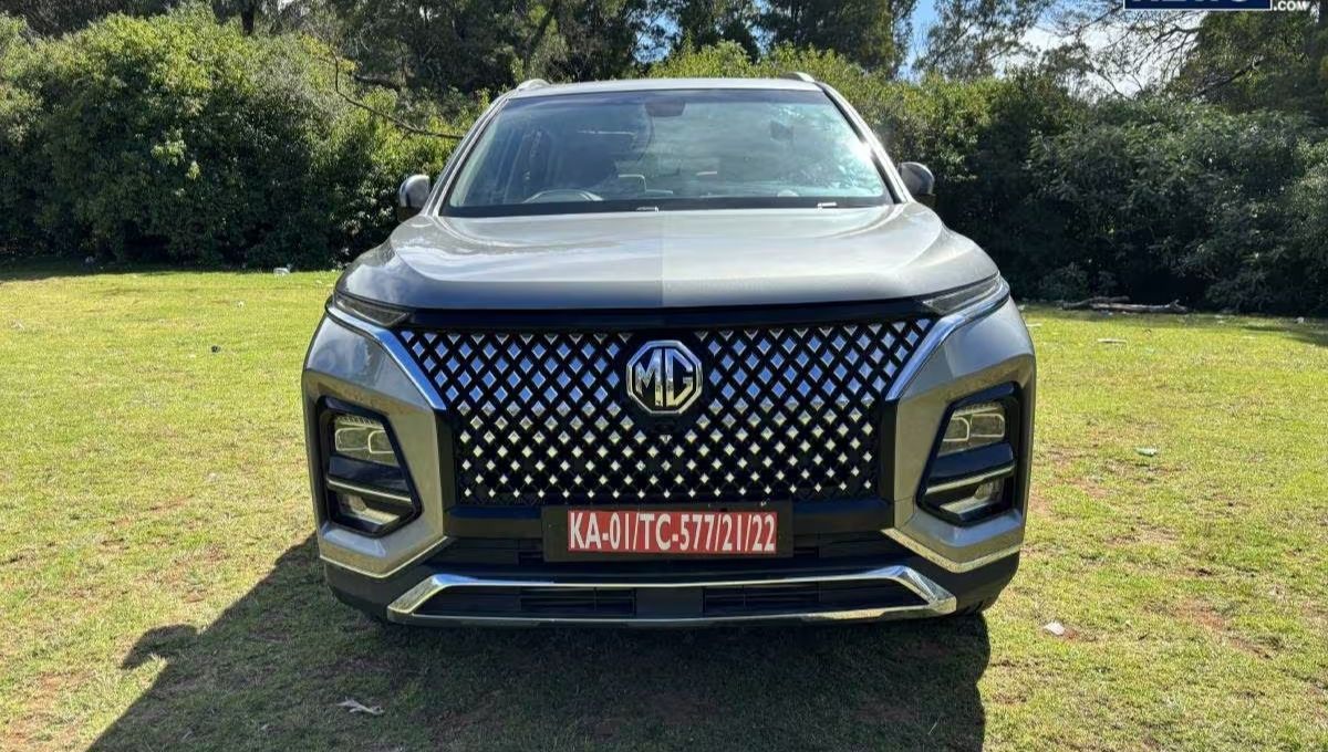 MG Hector Plus car