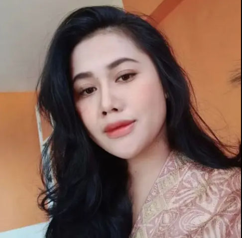 Dewi R