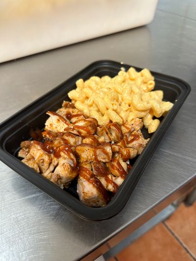 BBQ Chicken Mac n Cheese Bowl (11oz) meal image
