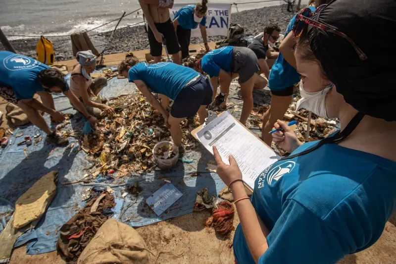 Depollution operation in the Mediterranean on board the Kraken