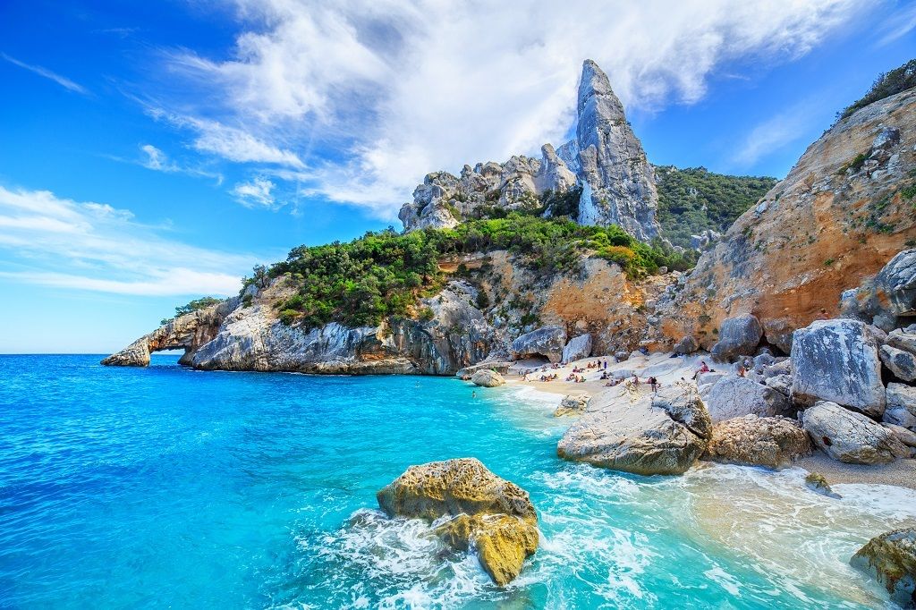 You are currently viewing Discover the Pristine Beauty of Sardinia: Let Private Island Tours Take You on a Fascinating Journey