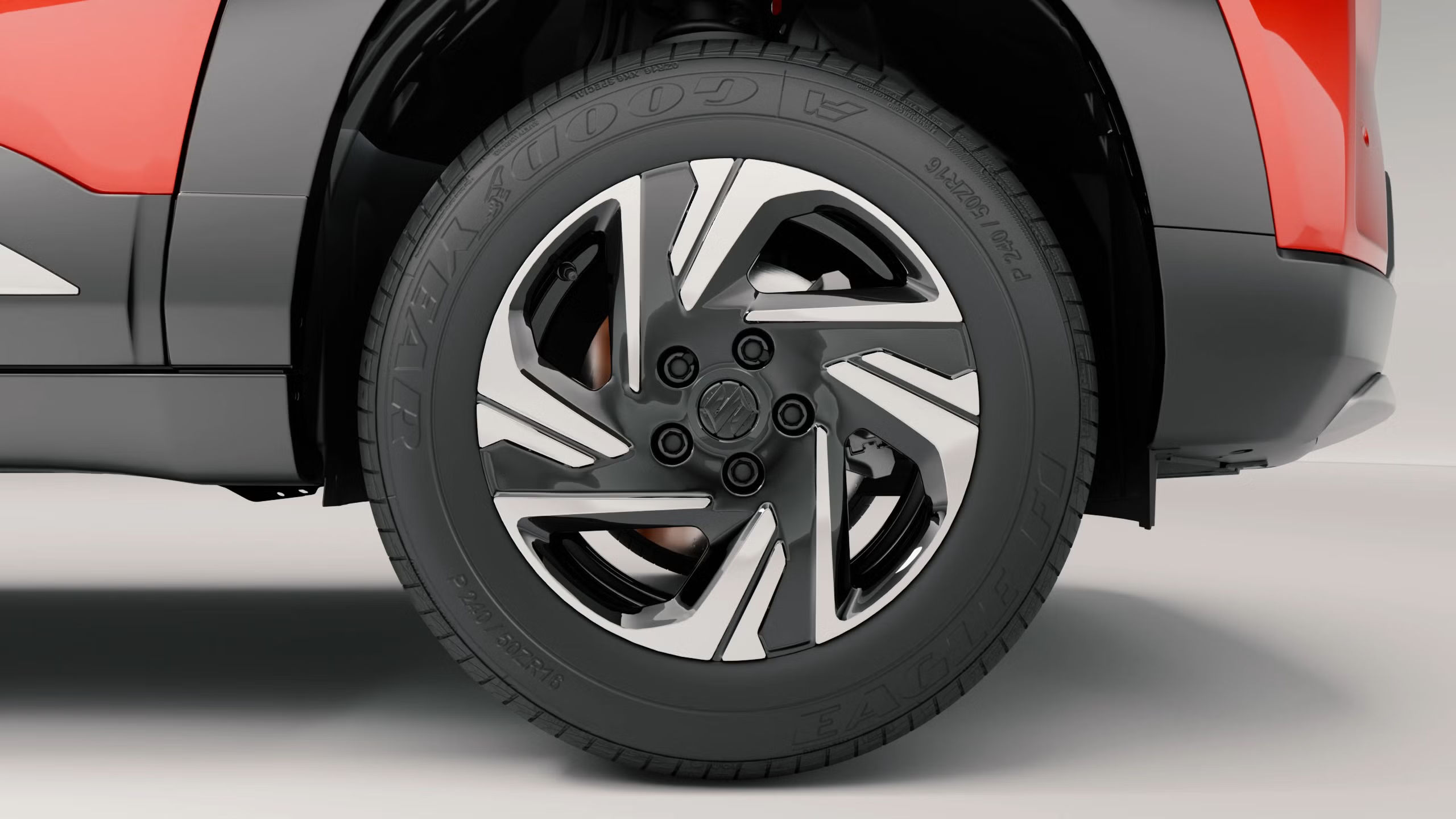 Precision-Cut Dual-Tone Alloy Wheels