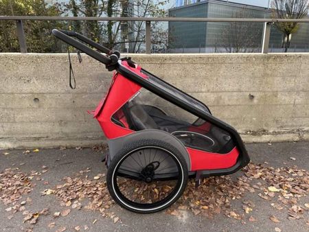 Kinderanhänger speziell auf den Transport von Kindern ausgelegt