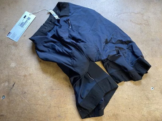 Assos H.Mille Short S7, **NEU**, in TIR, mit fast 70% kaufen in Zurigo #1 | velomarkt.ch