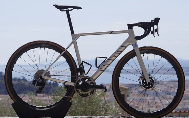 Canyon Ultimate CFR eTap 2024 kaufen in Zürich #1 | velomarkt.ch