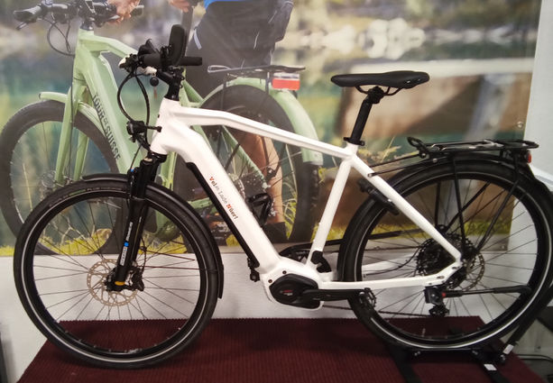 Tour de Suisse Broadway 45 Herren M weiss glanz / Dekor: rot kaufen in Zurich #1 | velomarkt.ch