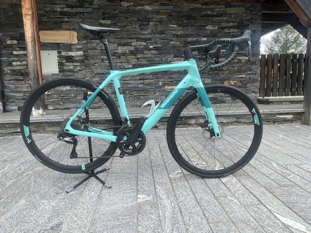Second hand Road Bike Bianchi Infinito CV Disc kaufen in Waadt #1 | velomarkt.ch