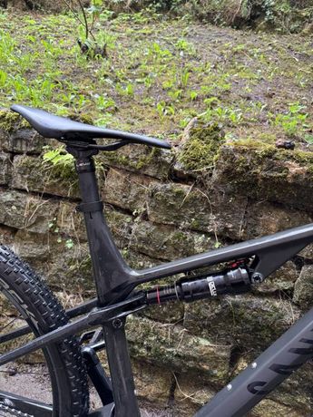 MTB Mountainbike Fully Canyon LUX CF SLX 9.0 L + upgrades kaufen in Basel-Stadt #1 | velomarkt.ch