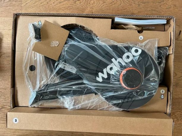 Wahoo Kickr Core 2 mit Zwift Cog und Zwift Click kaufen in Graubünden #1 | velomarkt.ch