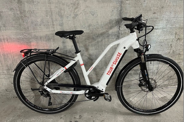 Tour de Suisse Broadway Trapez S pearlweiss glanz / Dekor: rot kaufen in Zurigo #1 | velomarkt.ch