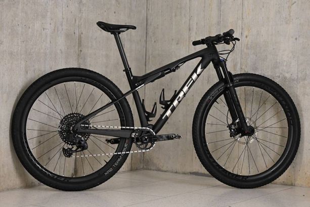 Trek Supercaliber XC (Size M/L) SRAM EAGLE AXS Shifting + 4iiii Powermeter kaufen in Zoug #1 | velomarkt.ch