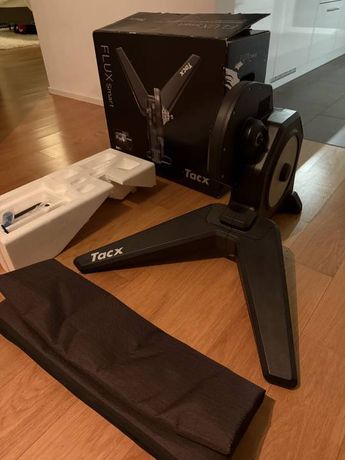 Tacx Flux Smart Turbo Trainer kaufen in Zürich #1 | velomarkt.ch