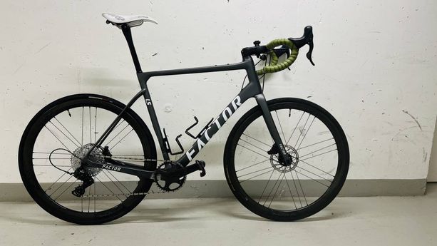 FACTOR LS mit EKAR Gruppe kaufen in Zurigo #1 | velomarkt.ch