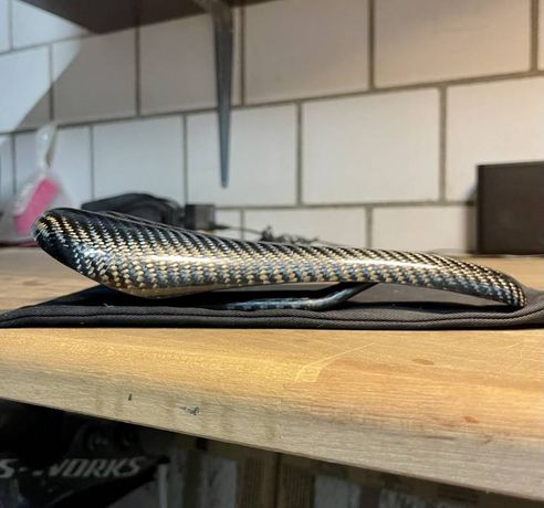 Superleichter Sattel trotzdem bequem kaufen in Aargau #1 | velomarkt.ch