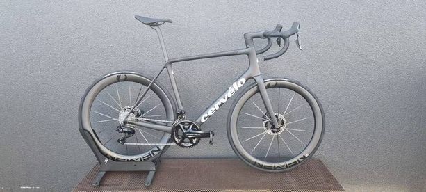 Cervélo R5 – Montage haut de gamme sur mesure – Dura-Ace Di2 12v – Taille 58 – État NEUF kaufen in Wallis #1 | velomarkt.ch