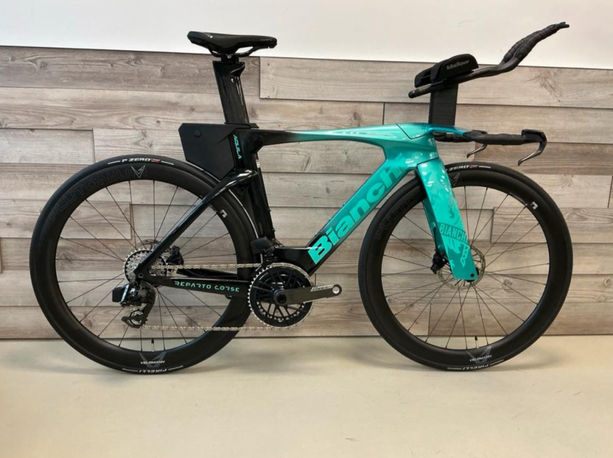 Bianchi Aquila 2025 RC TTTri Bike SRAM FORCE kaufen in Zurich #1 | velomarkt.ch
