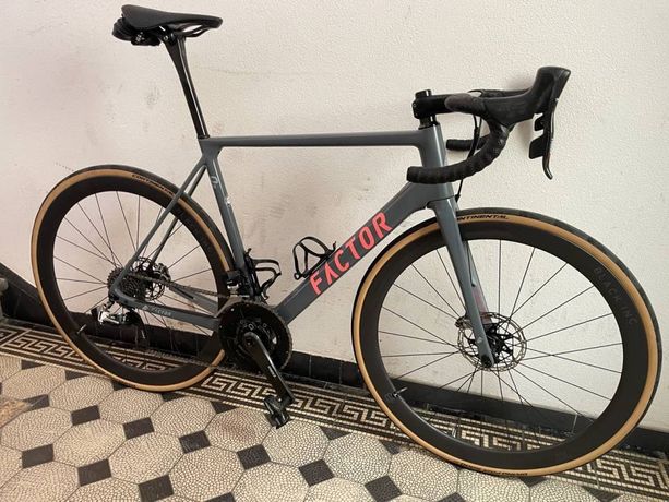 Factor O2 Giro Edition (2019), SRAM RED eTap (AXS), Grösse 56 kaufen in Zurigo #1 | velomarkt.ch