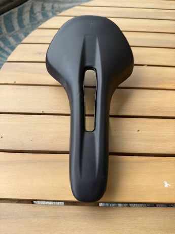 Fizik Vento Antares R1 Carbon Rail 140mm Sattel Rennrad kaufen in Zurich #1 | velomarkt.ch