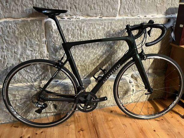 Leichtes Voll Carbon - Aero Rennrad kaufen in Bern #1 | velomarkt.ch