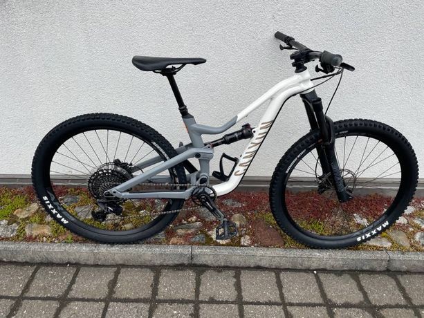 Jugendbike Canyon Spectral Young Hero 27.5" kaufen in Schwyz #1 | velomarkt.ch
