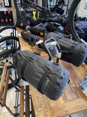 Aeroe Spider Rear Rack mit zwei Aufnahmen und Taschen kaufen in Lucerne #1 | velomarkt.ch