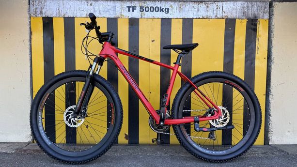 27.5 Zoll Erwachsenenfahrrad Aluminium 21-Gang ROT NEU kaufen in Aargau #1 | velomarkt.ch