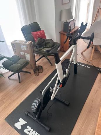 Zwift Ride + Wahoo Kickr Core with tablet mount and mat kaufen in Soleure #1 | velomarkt.ch