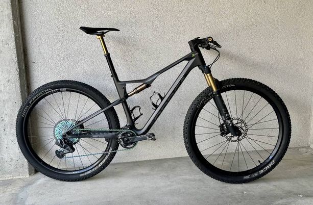 Orbea Oiz M-LTD OMX Carbon 2023 | Grösse L | XX1 AXS | DT Swiss XRC 1200 | Quarq Powermeter kaufen in Vallese #1 | velomarkt.ch