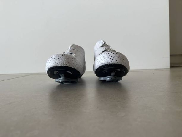 Ekoï Pro Full Carbon High-End Fahrradschuhe Weiss Gr. 42 inkl. Tasche kaufen in Berne #1 | velomarkt.ch