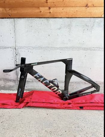 Factor Hanzo Zeitfahr Rahmen mit Räder, Rennvelo / Triathlon kaufen in Lucerne #1 | velomarkt.ch