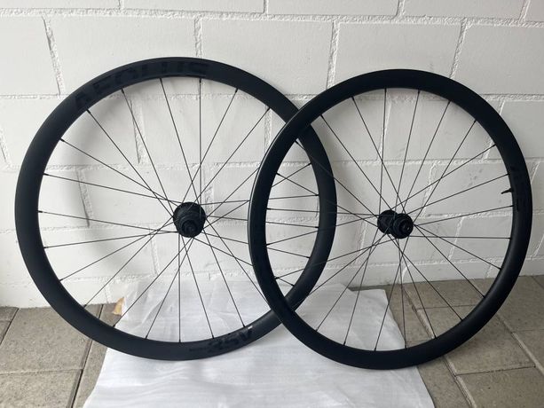 Gravel Carbonlaufradsatz Bontrager Aeolus Elite 35V kaufen in Zurich #1 | velomarkt.ch