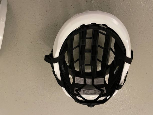 Uvex Surge Aero Helm weiss kaufen in Berna #1 | velomarkt.ch