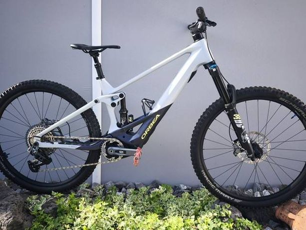 Orbea Wild M11 AXS E-Bike Bosch CX 85Nm 750Wh Carbon Fullsuspension kaufen in St. Gallen #1 | velomarkt.ch