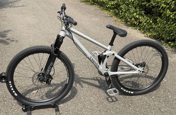 Canyon Stitched 720, 26", Dirt Jump, Slopestyle, Fully kaufen in Zurich #1 | velomarkt.ch