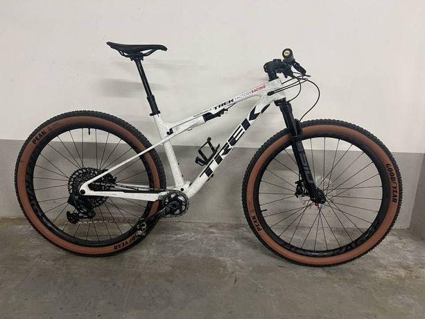 Trek Supercalibre 9.8 Carbon Vollgefedert mit Zubehör kaufen in Grigioni #1 | velomarkt.ch