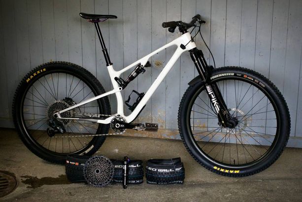 Rocky Mountain Element Carbon 2025 + Ersatzteile kaufen in Graubünden #1 | velomarkt.ch