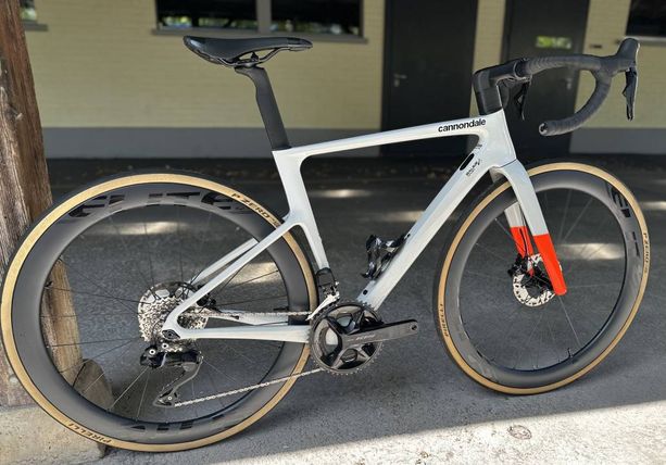 Cannondale SuperSix EVO 3 – 2024 – Grösse 51 – Shimano 105 Di2 – Carbon-Laufräder kaufen in Argovie #1 | velomarkt.ch