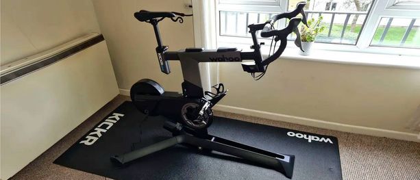 Wahoo KICKR BIKE V2 kaufen in Valais #1 | velomarkt.ch